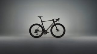 Passoni present the AT-01 Animus TitaniumA new aerodynamic frameset that evolves the brand's technical vision while remaining true to its identity.
The project is the result of two years of study and development combining the unmistakable soul of titanium with contemporary aerodynamic performance.#passoni
#titaniumbikes
#rochatcycles