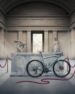 With only 595 grams, the S-Works Aethos 2 is the lightest production roadframe in the world.
Impossibly responsive, supple and sublime.
#Aethos2 #iamspecialized #BreakTheRules