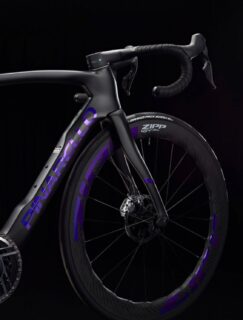 Pinarello Dogma F x Tissot ⌚️

Une édition très limitée 🔒 Ne tardez pas à commander le vôtre chez Rochat Cycles 🤫 

#pinarello #dogmaf #rochatcycles #tissot #cyclistech