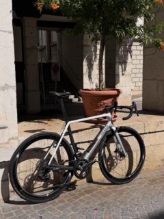 Colnago C72 • Groupe Campgnolo Super Record 2x13 • Roues Bora Ultra WTO 45 🤍🩶🖤