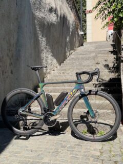 Cervélo Soloist ✨

• Groupe Sram Force AXS • Roues Reserve 42TA • Selle Fizik Arione R3